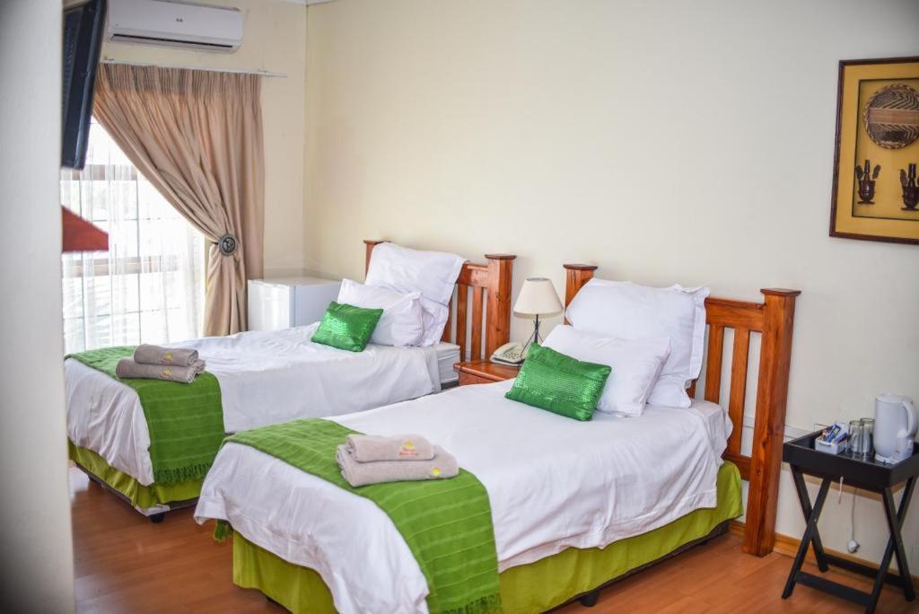 Tshedza Guest Lodge Louis Trichardt Exteriör bild