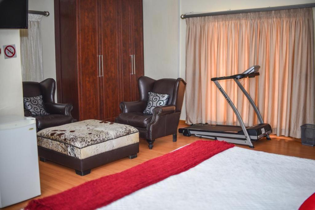 Tshedza Guest Lodge Louis Trichardt Exteriör bild