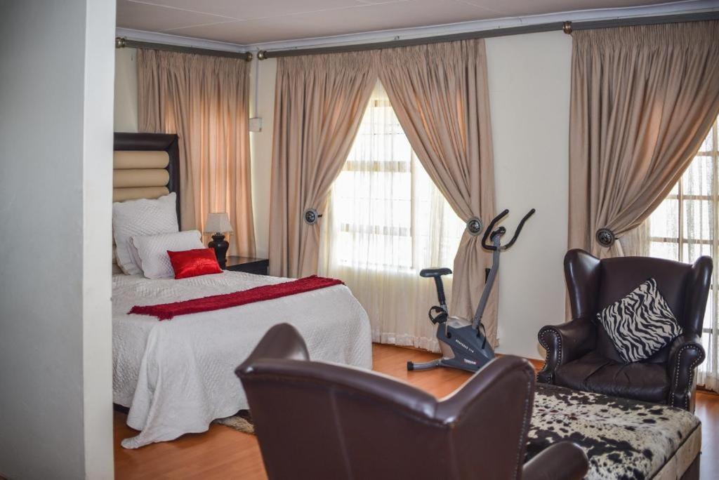 Tshedza Guest Lodge Louis Trichardt Exteriör bild