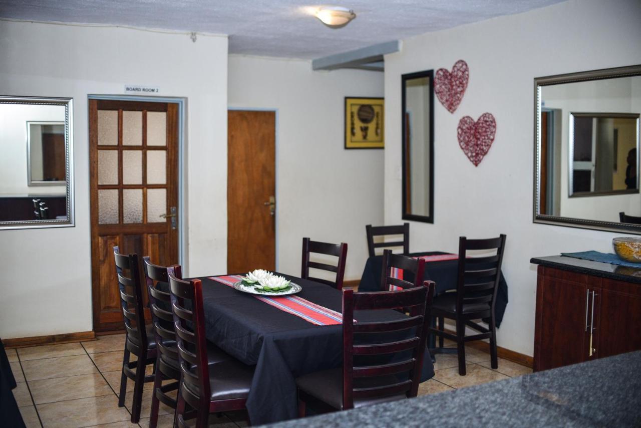 Tshedza Guest Lodge Louis Trichardt Exteriör bild