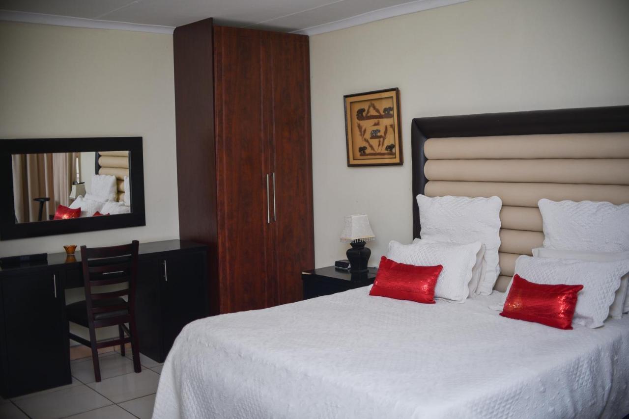 Tshedza Guest Lodge Louis Trichardt Exteriör bild